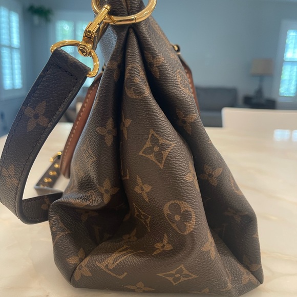 LOUIS VUITTON Pallas MM Monogram Handbag - Picture 7 of 13